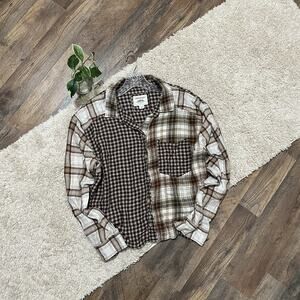 American Eagle Size Medium Oversized Brown Beige Plaid Cropped Button Down Top